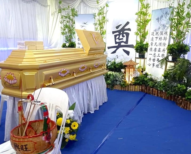 Traditional Taoist funeral setup by Ang Brothers with specific dialect-group ceremonial rites.